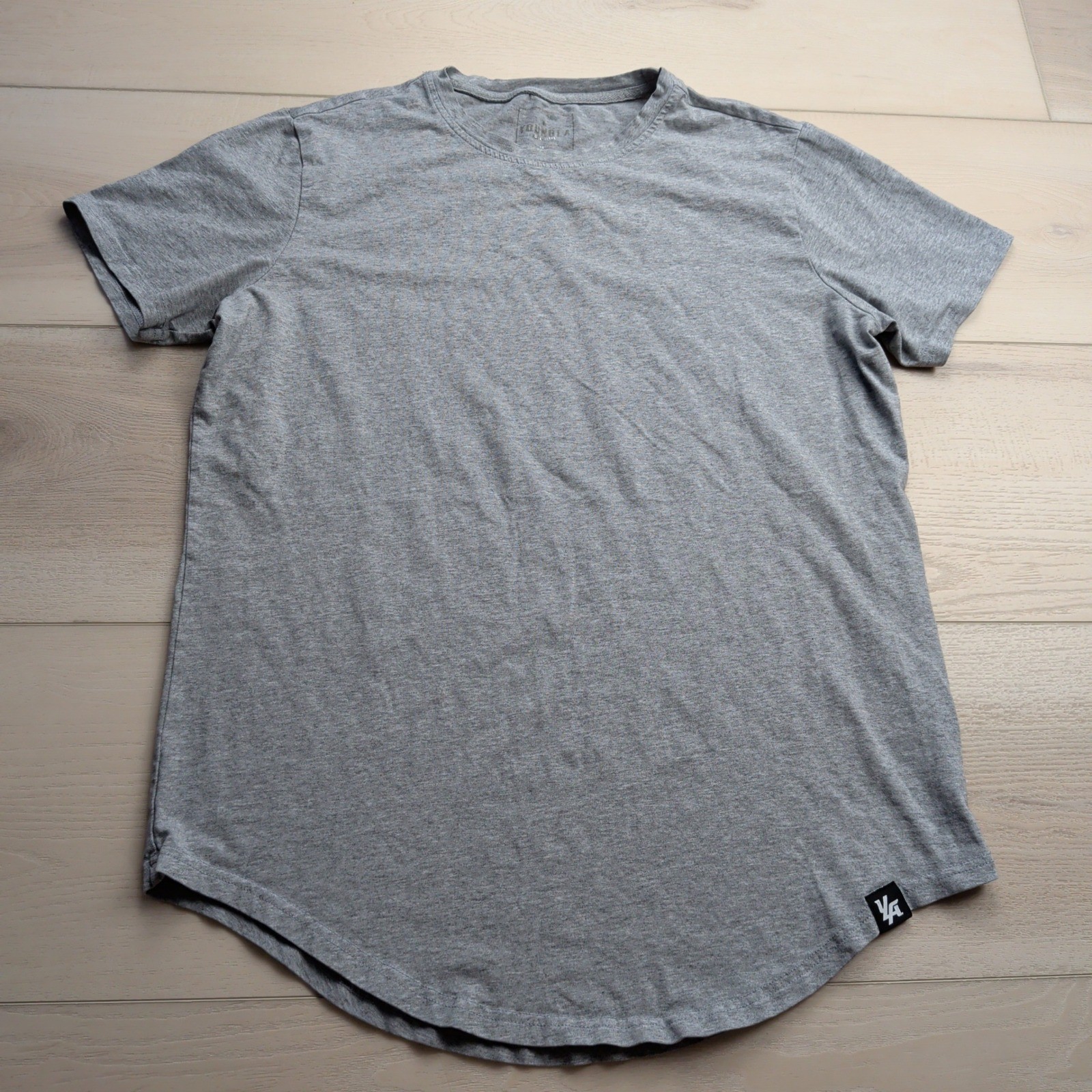 YoungLA Perfect Tee T-Shirt Mens Large Gray Scallop Hem Athletic Athleisure 402 gallery