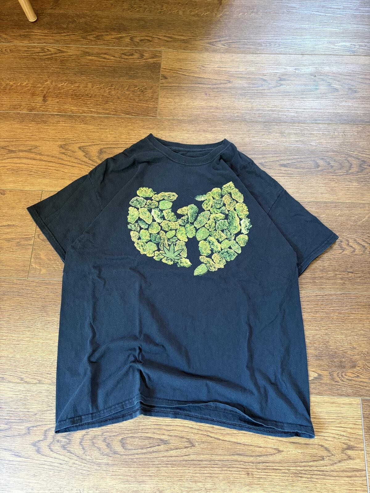🌿 Vintage Wu-Tang Clan “Weed W” Graphic Tee