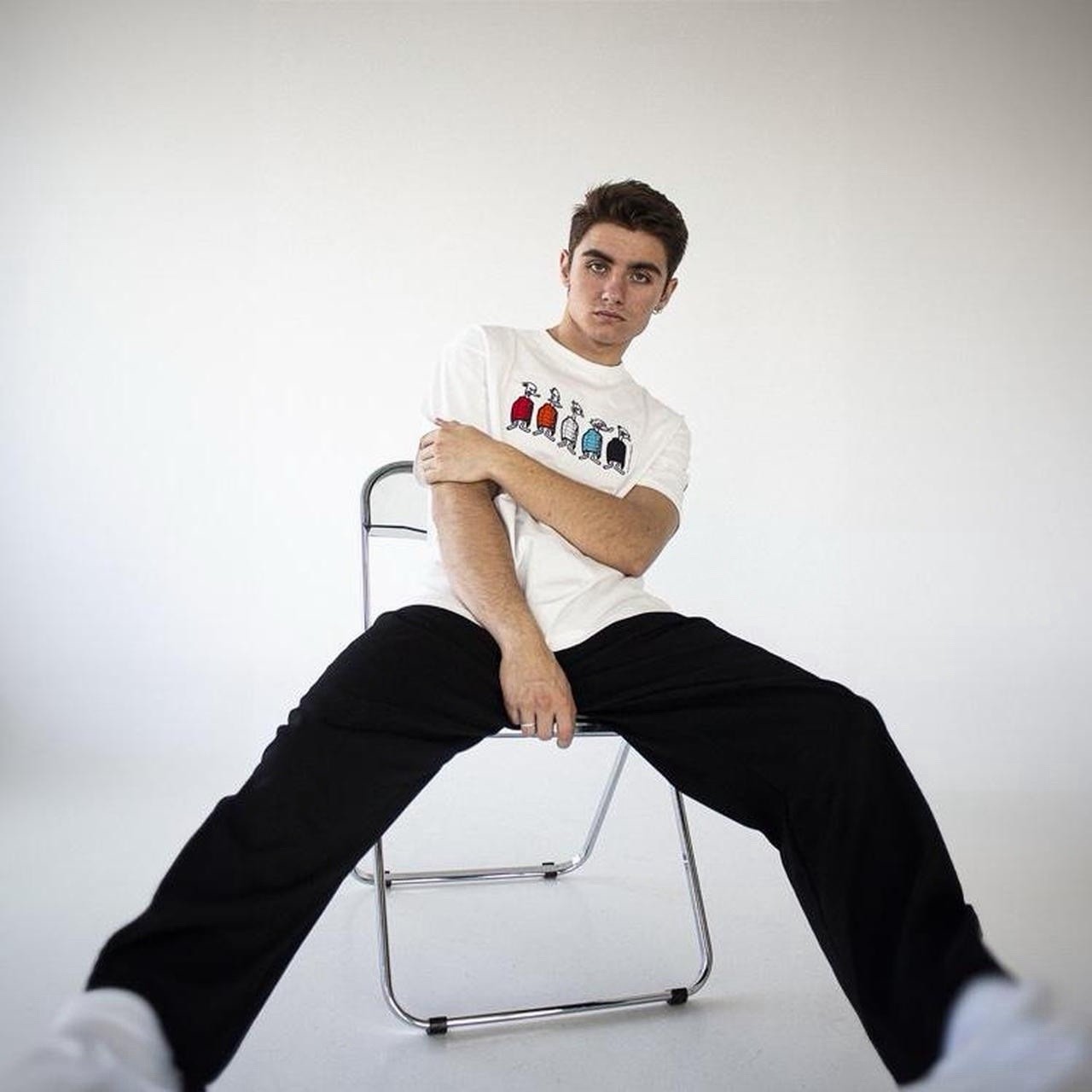 Moncler Men's Rubber Patch Logo T-Shirt in White Size L gallery