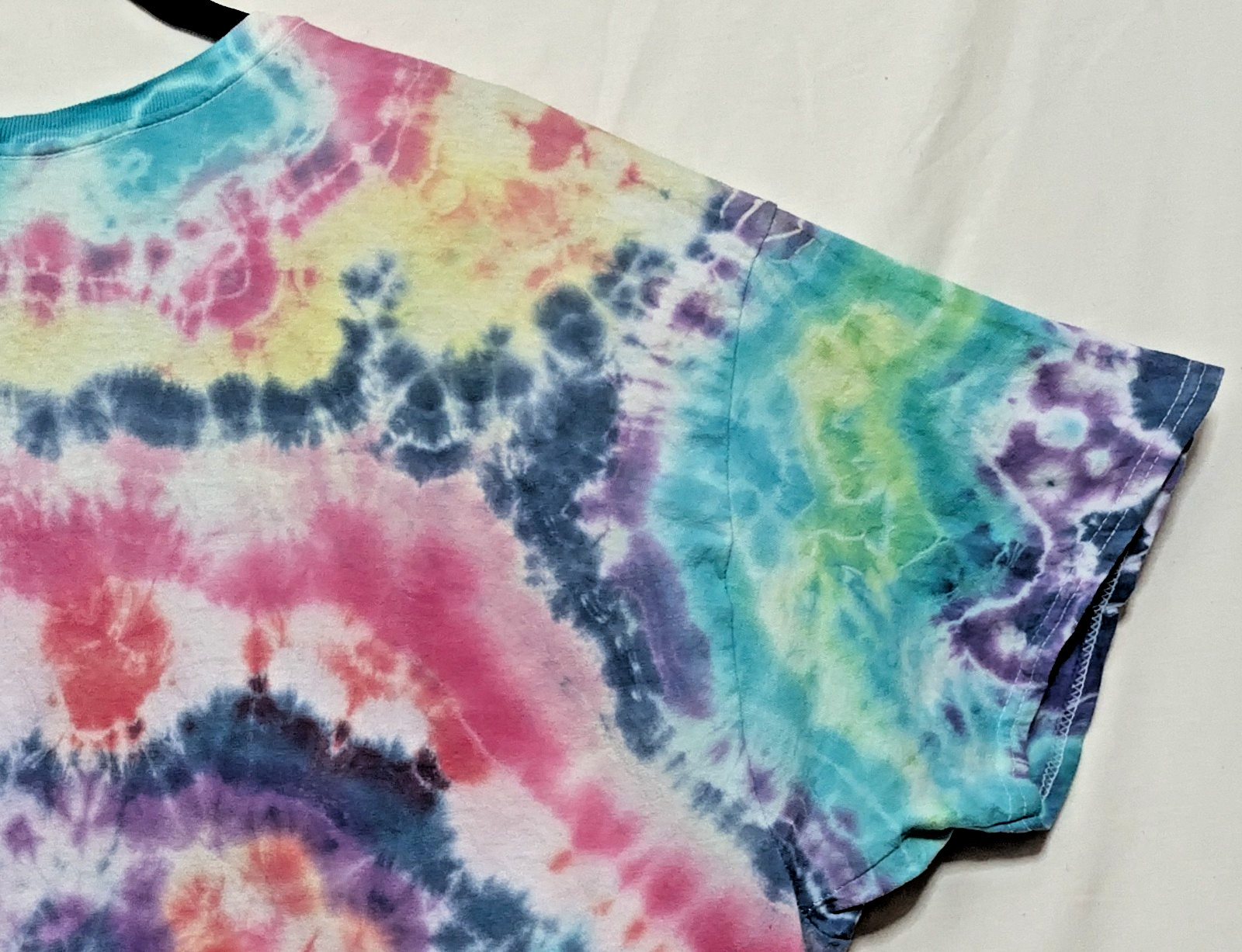 Handmade Tie Dye Geode Pattern Red Pink Purple Yellow 3XL Shirt 25" W X 31" L gallery
