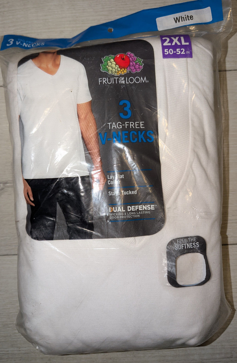 3 Sealed Fruit of the Loom Tag Free V-Necks 2XL 50-52 T-Shirts Lay Flat Collar