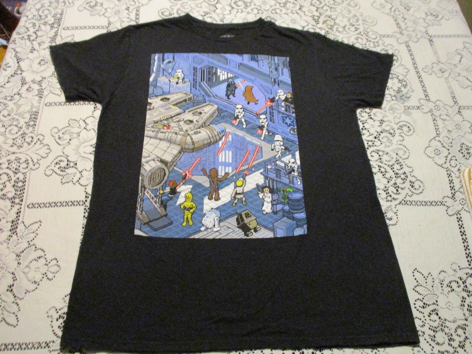 STAR WARS / FIFTH SUN BRAND T-SHIRT- MEDIUM LUKE SKYWALKER DARTH VADER R2D2 C3P0 gallery
