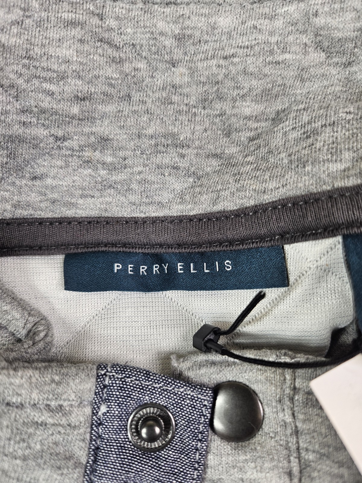 Perry Ellis Long Sleeve Henley Quilted Sweater in Gray Mens Size XL NWT gallery