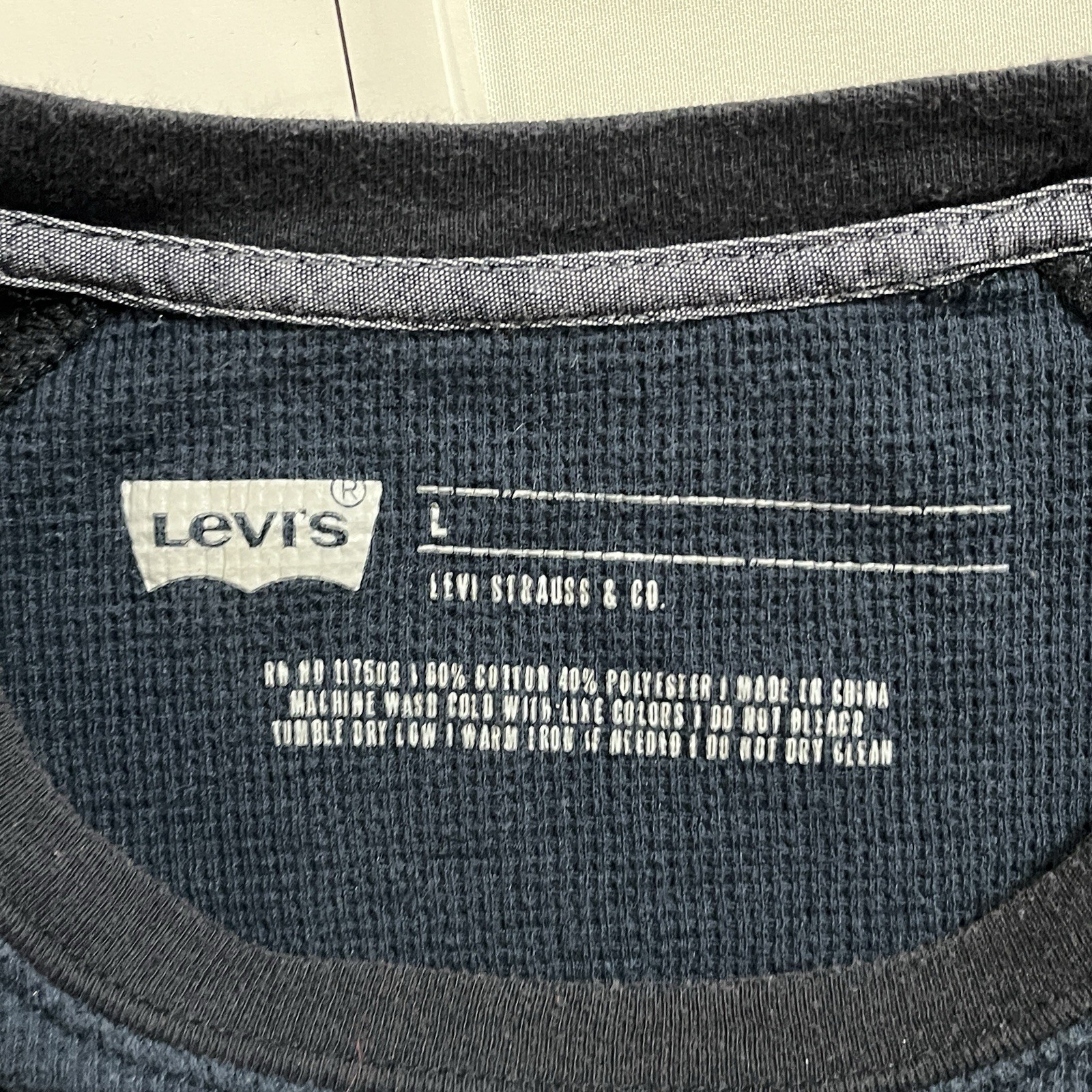 Levi's Men's T Shirt Size L 2-Toned Blue Waffle Knit Thermal Cabincore gallery