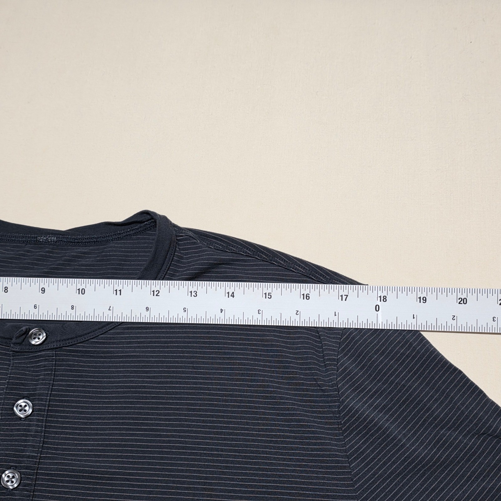 Vuori T-Shirt Men Striped Pullover Stretch NO Size/Check Measurements/Fit Medium gallery