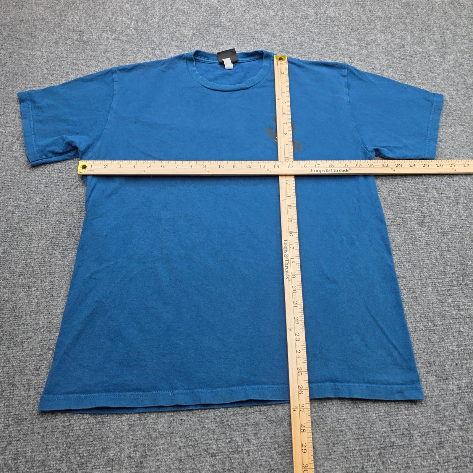Men's Large Santa Cruz Skateboards Screaming Hand Blue T-Shirt NHS Jim Phillips gallery