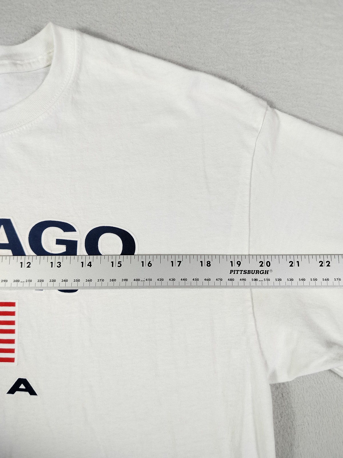 Gildan Chicago Shirt Mens Large White Illinois USA Flag Graphic Tee Patriotic gallery