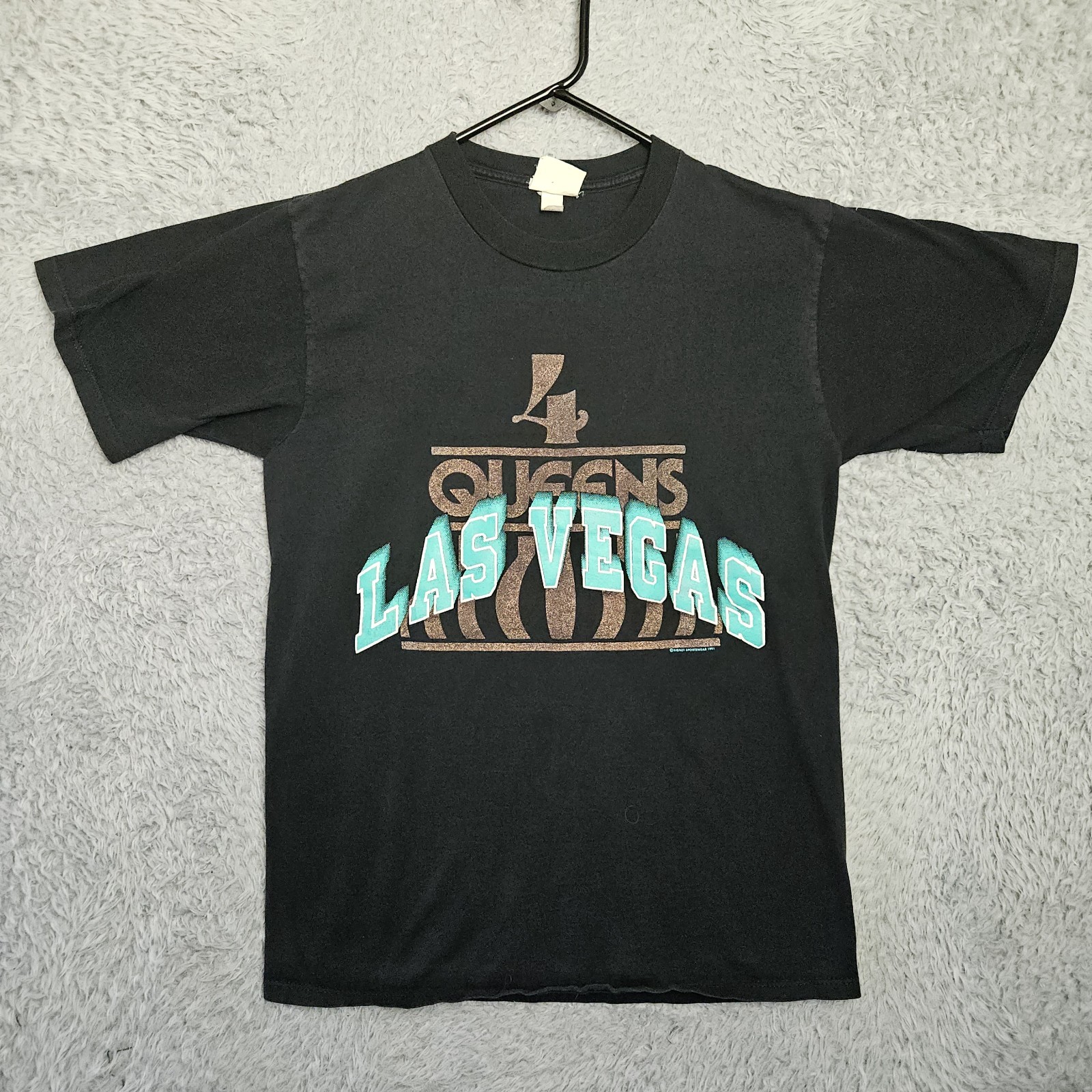 Vintage Las Vegas T Shirt Four Queens Hotel Casino 1990s Shiny Ink Large *Fits M