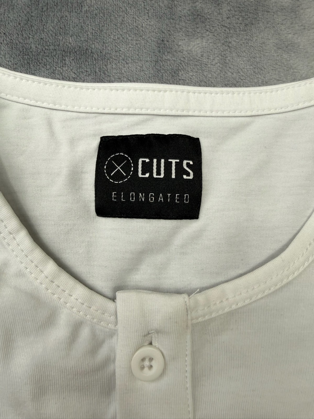 Cuts Clothing Elongated Henley T-Shirt Men's XL White gallery