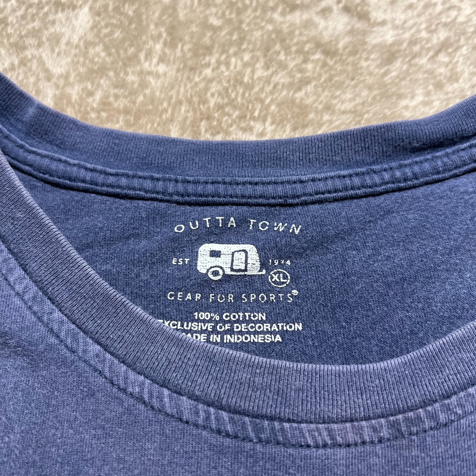 Vail Colorado T Shirt Mens XL Blue Outta Town Vintage Mountain Ski Souvenir Tee gallery