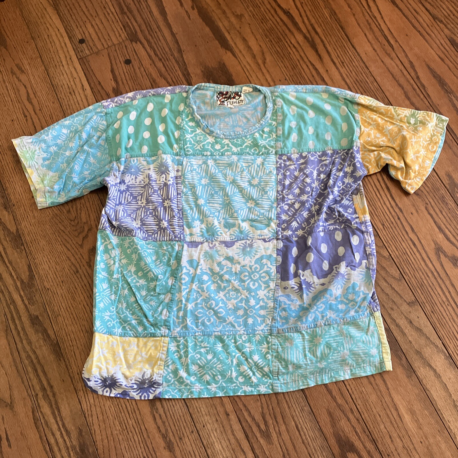 VTG 90s Climate Colorful Tie Dye Art AOP Boxy T-Shirt L Quilted 100% Cotton gallery