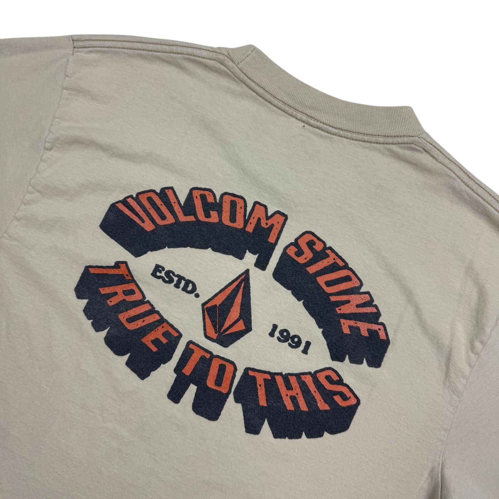 Volcom Stone Men's Graphic T-Shirt "True To This" Y2K Beige Size M Cotton gallery