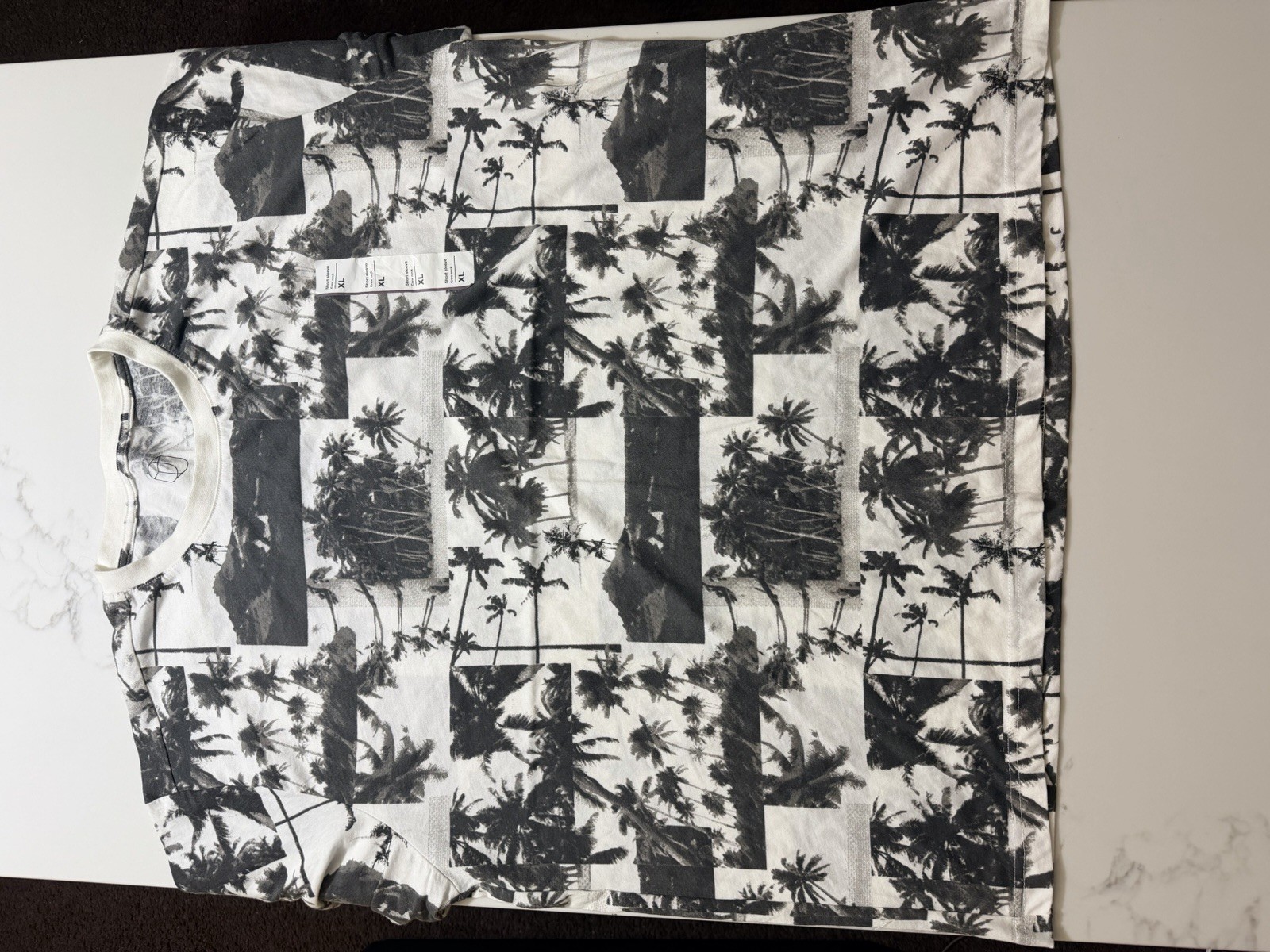 Original Use Palm Tree Graphic T-Shirt Black White XL Short Sleeve gallery