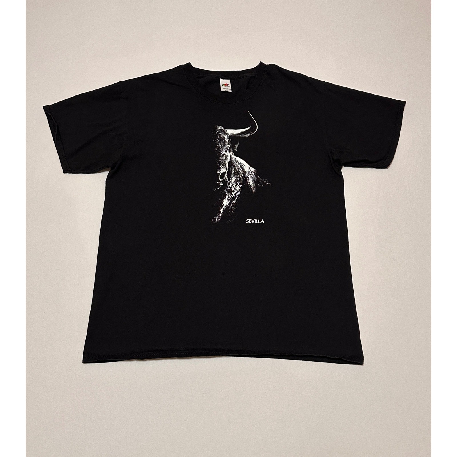 Fruit of the Loom Sevilla Bull Graphic T-Shirt Black Mens Large Cotton Tee