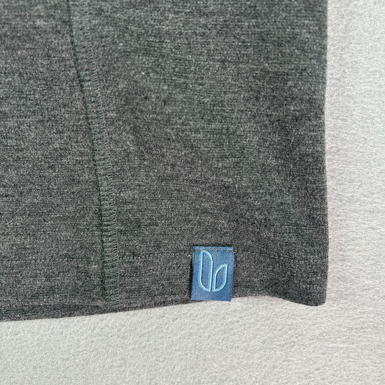LALABU Dad Shirt Men Medium Grey Kangaroo Pocket Pouch Baby V-neck Made in USA gallery