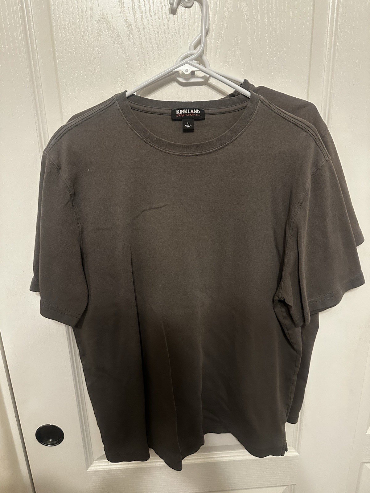 Kirkland Signature Men’s T-Shirt Size Large gallery