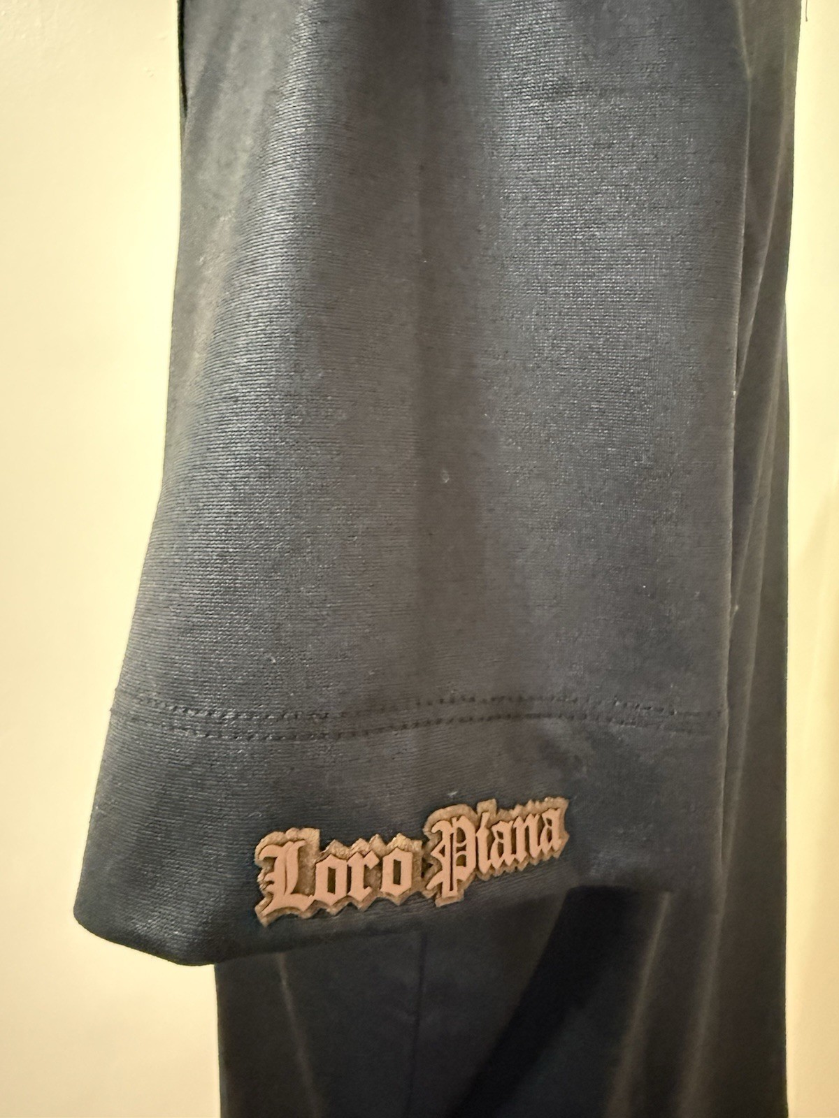 Men’s Black Solid Crew Neck Short Sleeve Cotton Knit Logo T-Shirt, Size S gallery