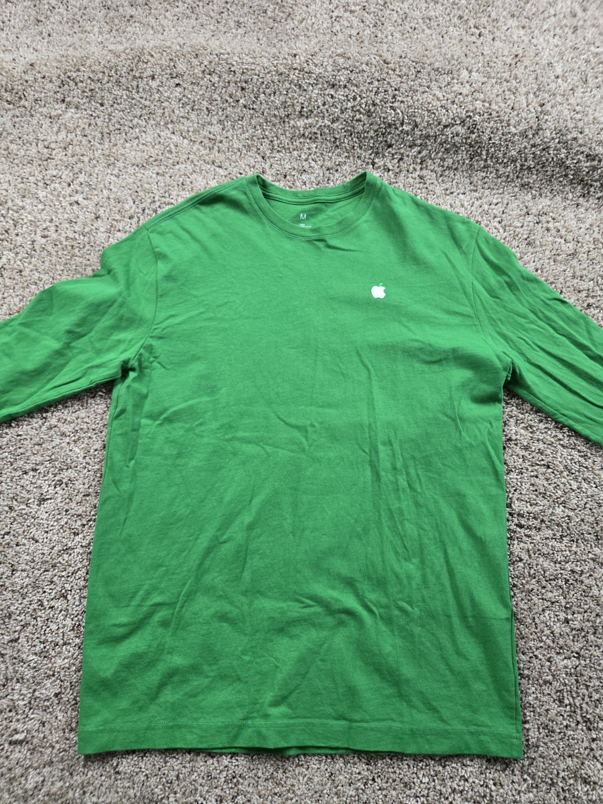 Apple T Shirt Medium Green Long Sleeve Crew Neck Cotton Graphic Employee gallery