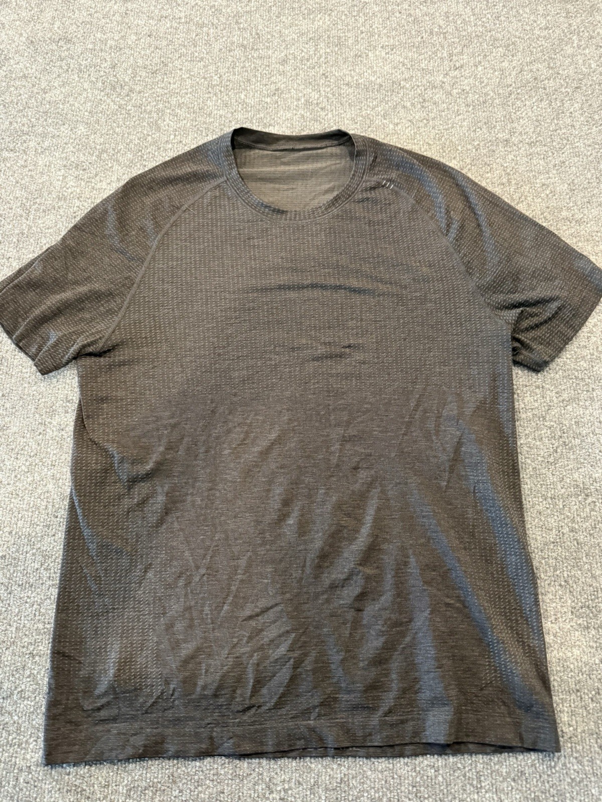 Lululemon Metal Vent Tech Mens T-Shirt M Grey Athleisure Tee Performance