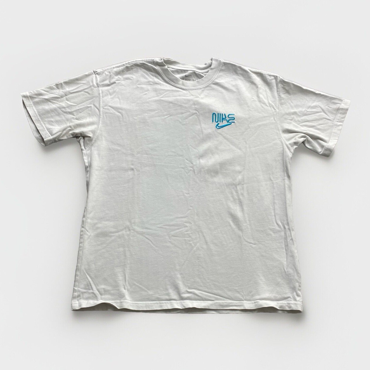 Nike Basketball Miami Exploration T-Shirt White Neon Blue Embroidered Mens M gallery