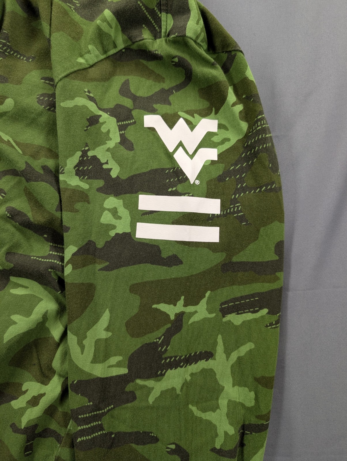 Nike Green Camo WVU Long Sleeve T-Shirt Men's Large West Virginia Military gallery