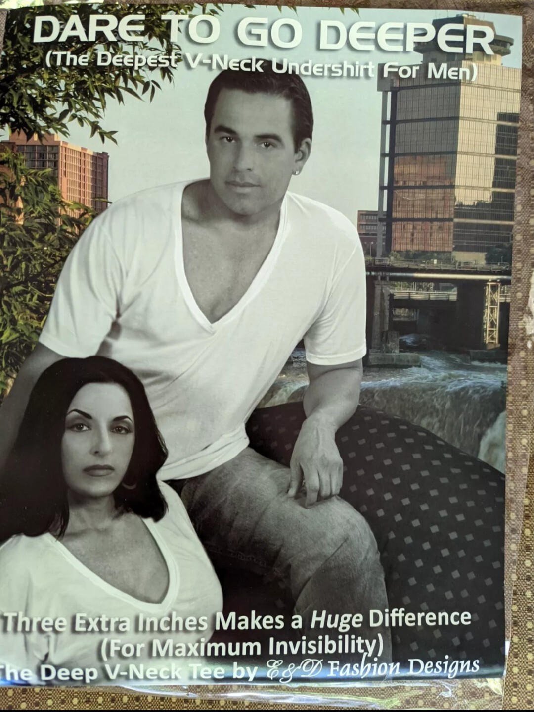 T-Shirt "Deep V" White Undershirt (2 Pack) gallery