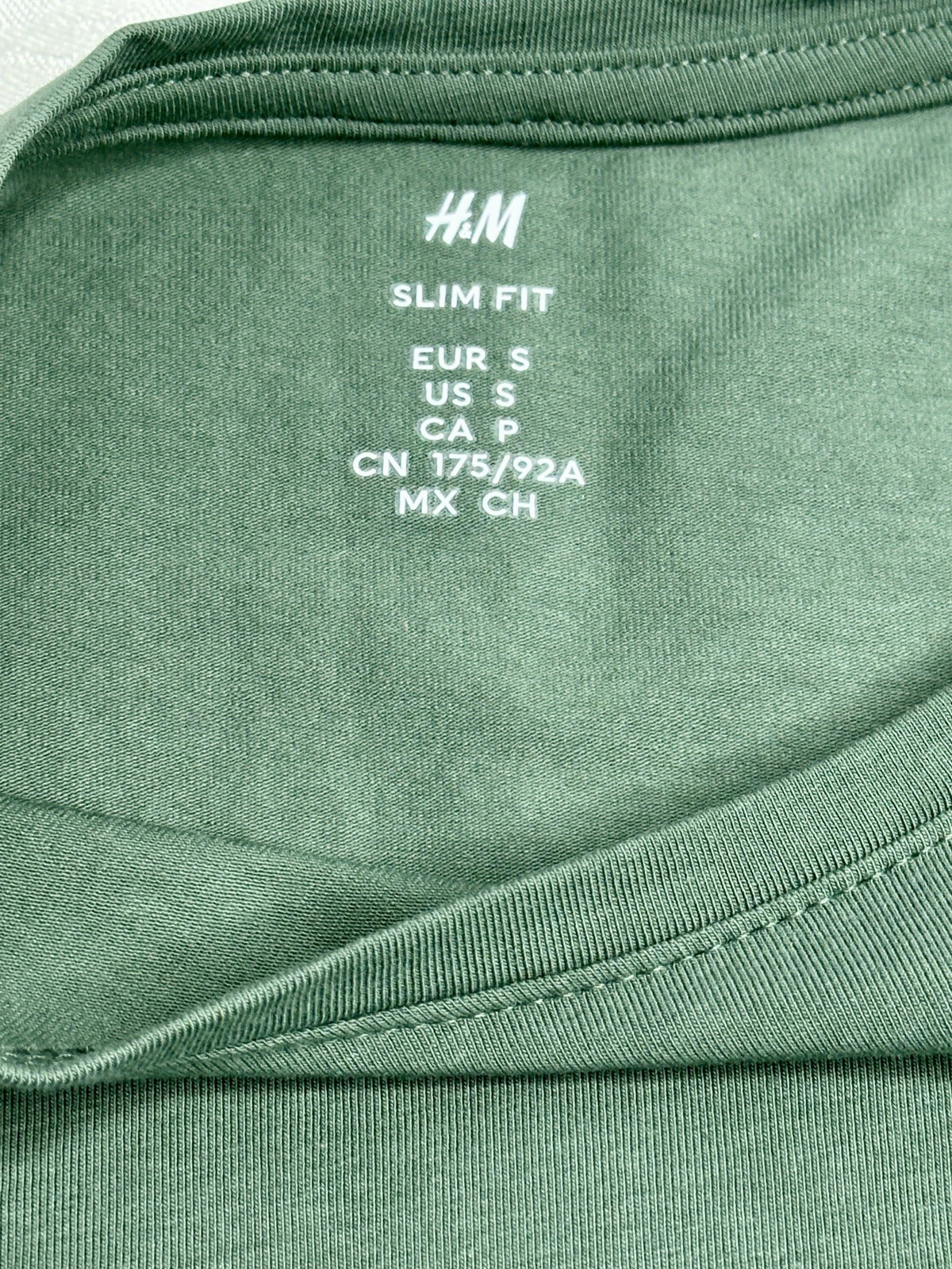 H&M Slim Fit T Shirt Men’s Size Small Green gallery