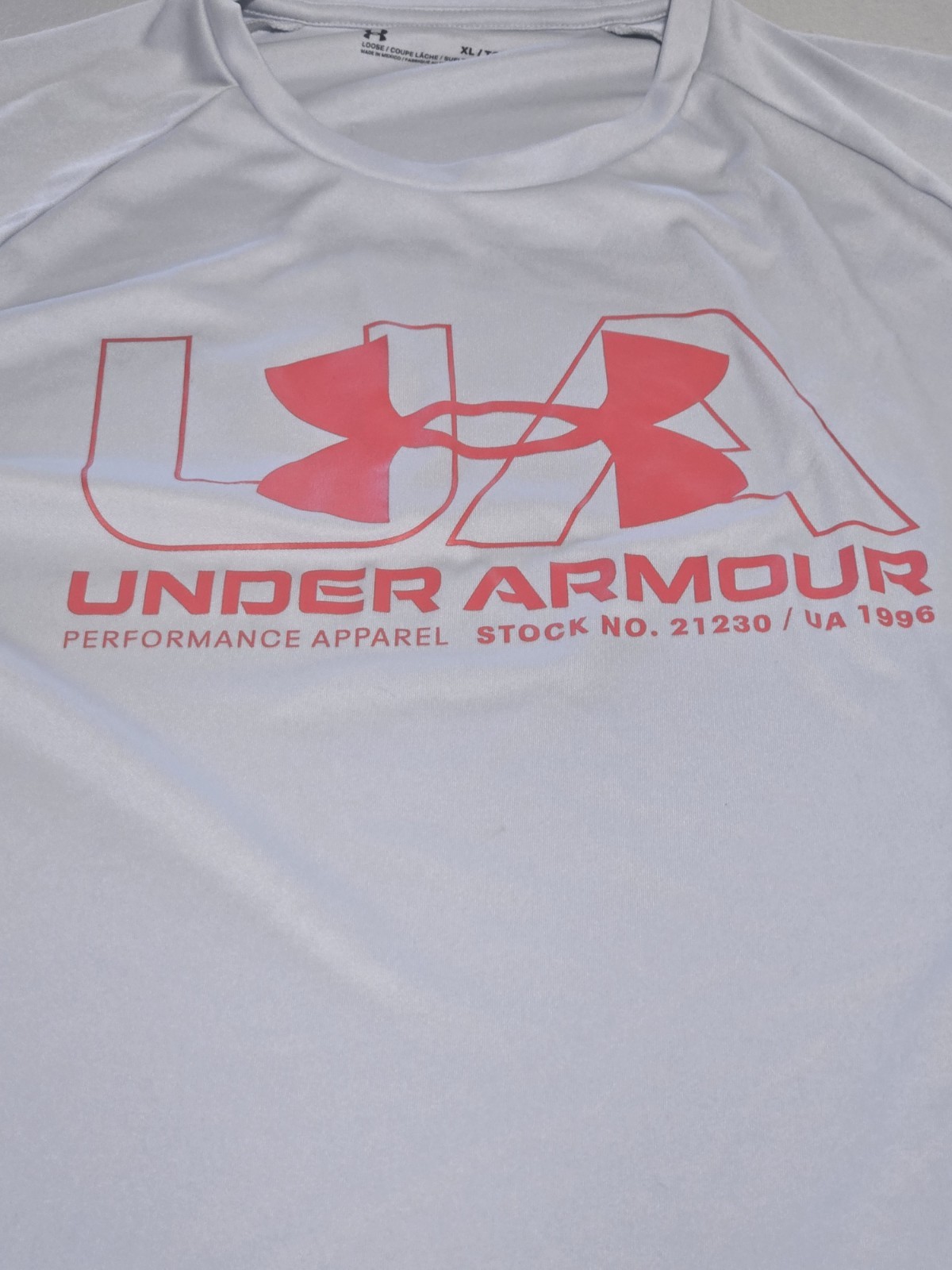 Under Armour Mens T-shirt Size XL grey T Shirt NEW POLYESTER