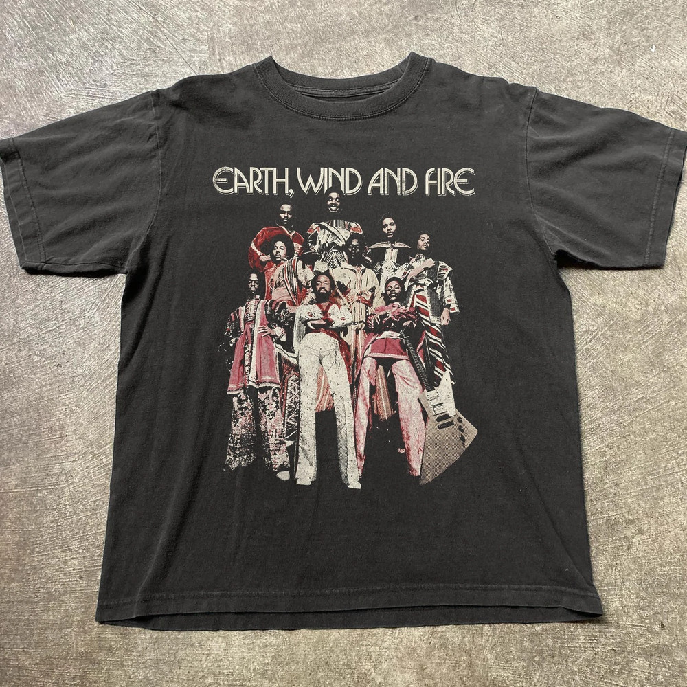 RARE! Earth, Wind And Fire Graphic T-Shirt Retro Unisex Black T-shirt