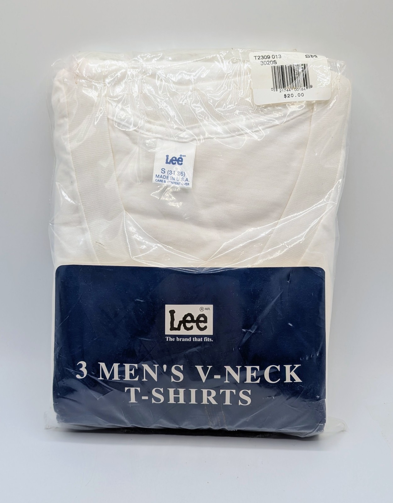 Vintage 3 Pk. Lee Brand Three V-Neck Men’s T-Shirts Size Small 34-36in. USA gallery
