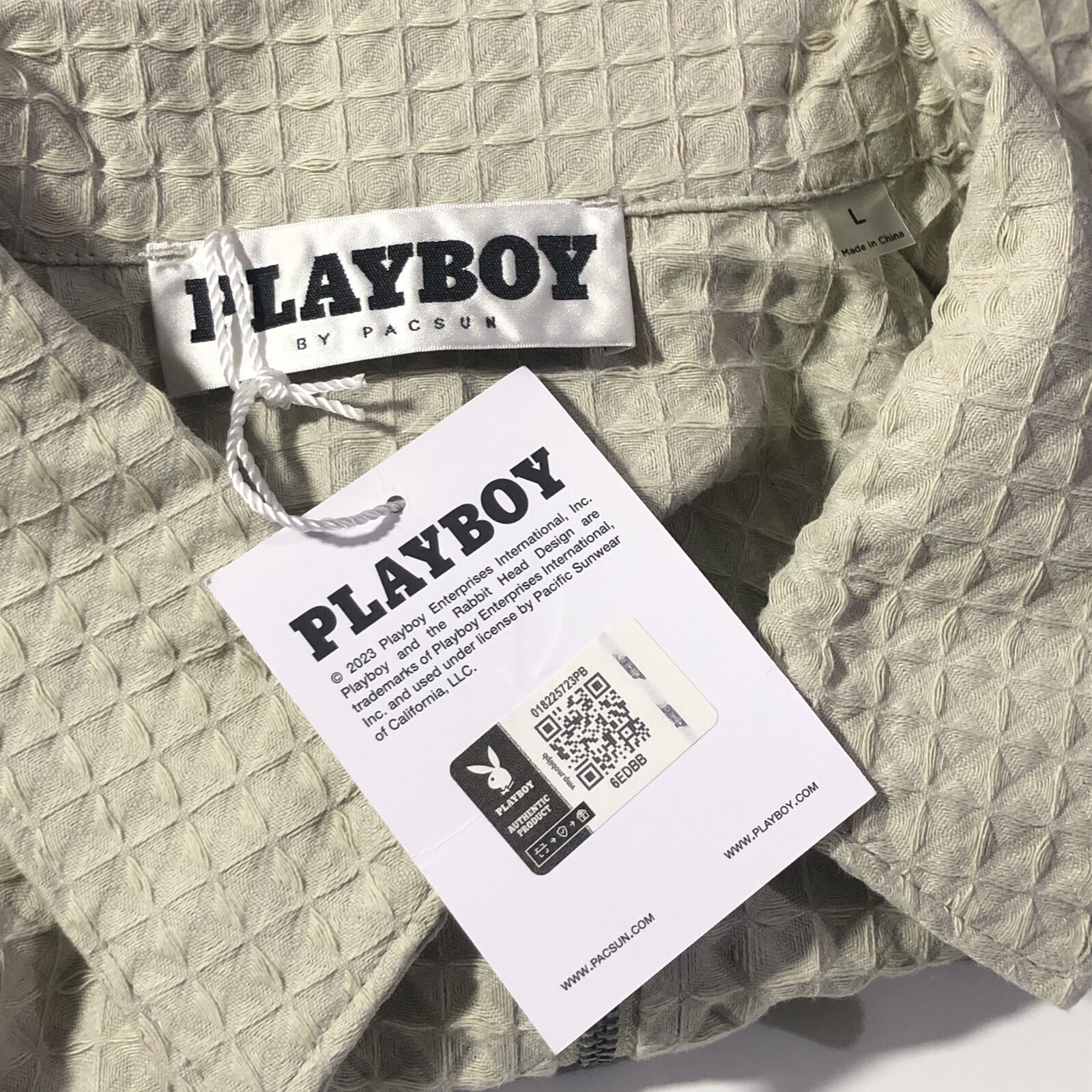 Pacsun Playboy Waffle Knit Relaxed Shirt Jacket L Beige Pockets 1/4 Zip NWT gallery
