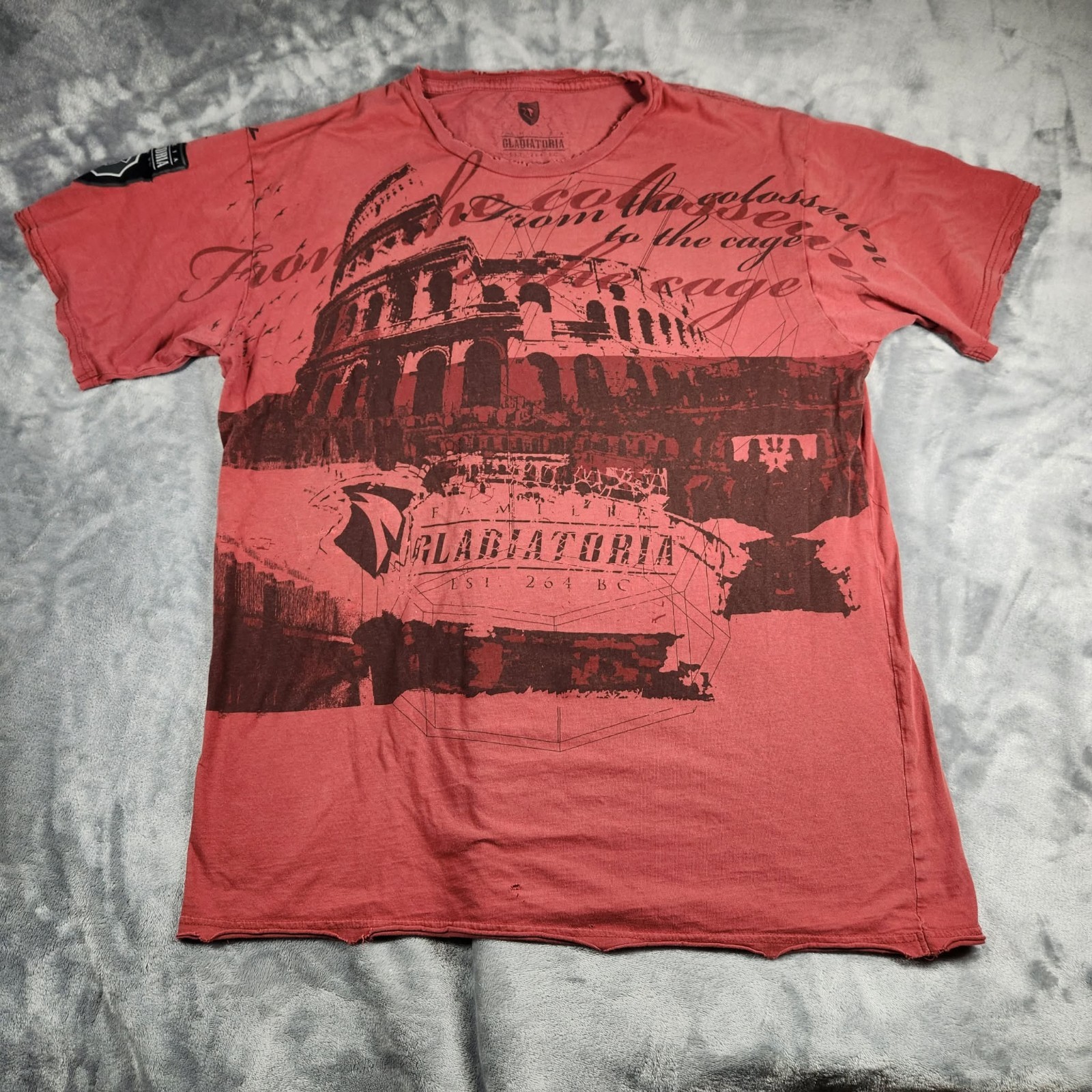 GLADIATORIA T-Shirt Men’s XL Red Graphic AOP Distressed Gladiator Collesium Rome