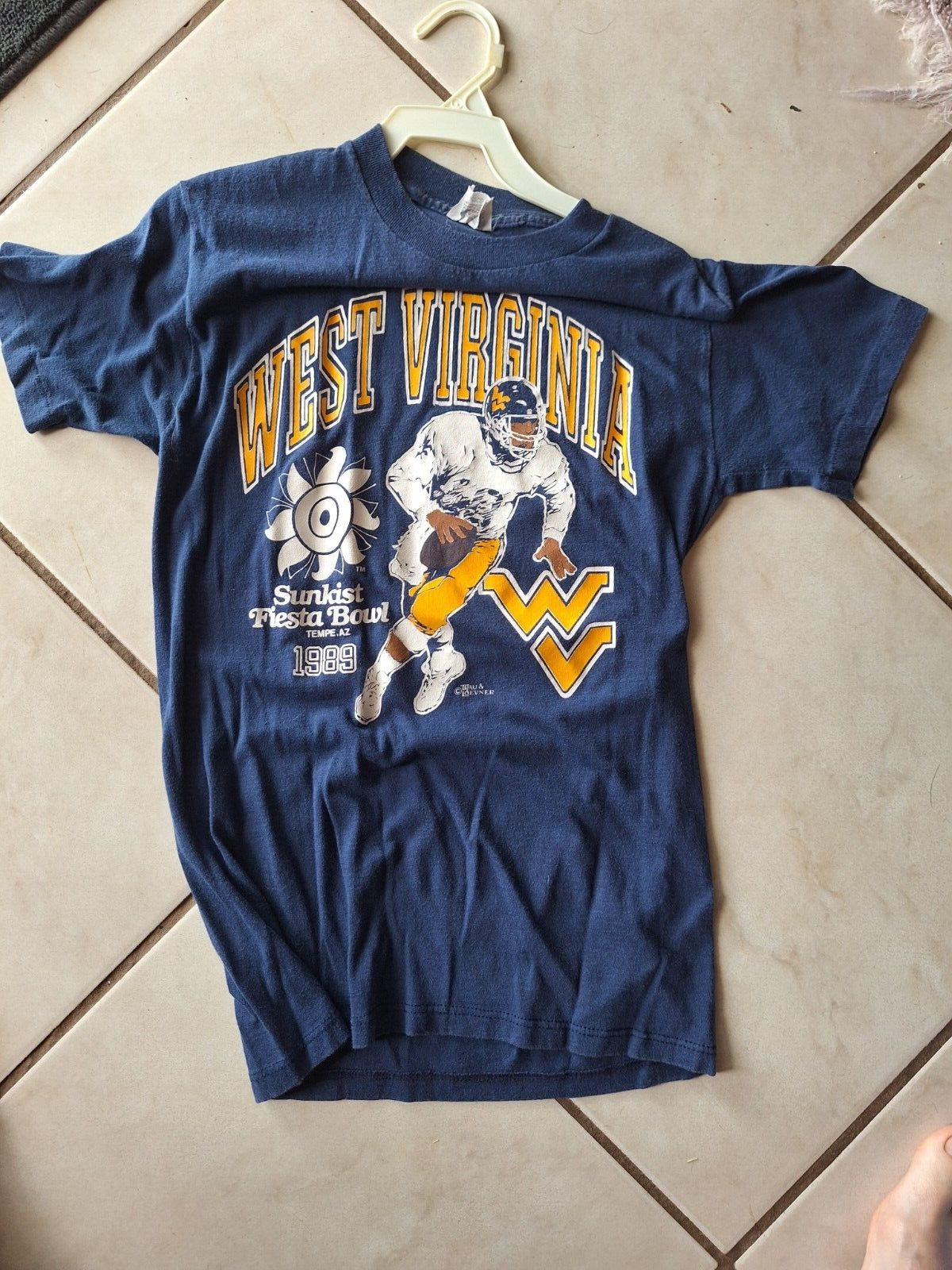 Vtg West Virginia 1989 Sunkist Fiesta bowl T-shirt Sz M Htf Rare, never worn!