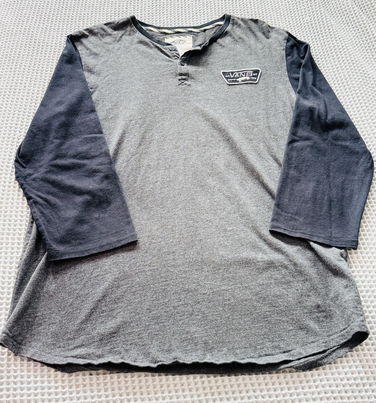 VANS Off The Wall Men's Henley 3/4 Sleeve T-Shirt Gray Black Size L 2013 Vintage gallery