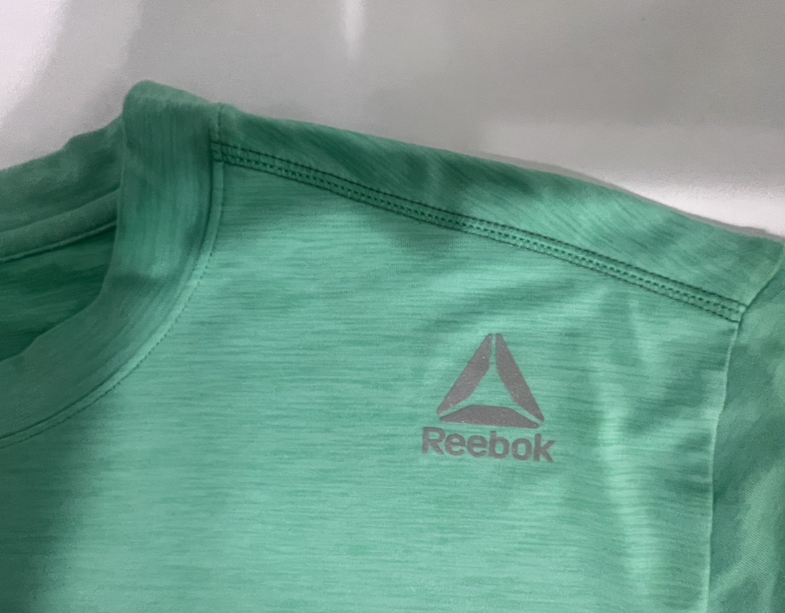 Green Reebox XL polyester/spandex short sleeve t-shirt gallery