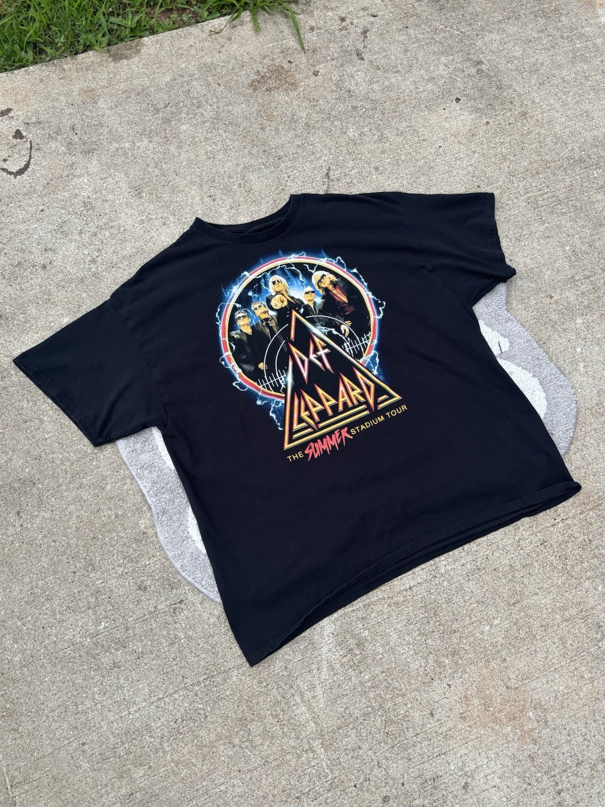 Def Leppard 2024 Summer Stadium Tour Black Rock Band T-Shirt Size X-Large gallery