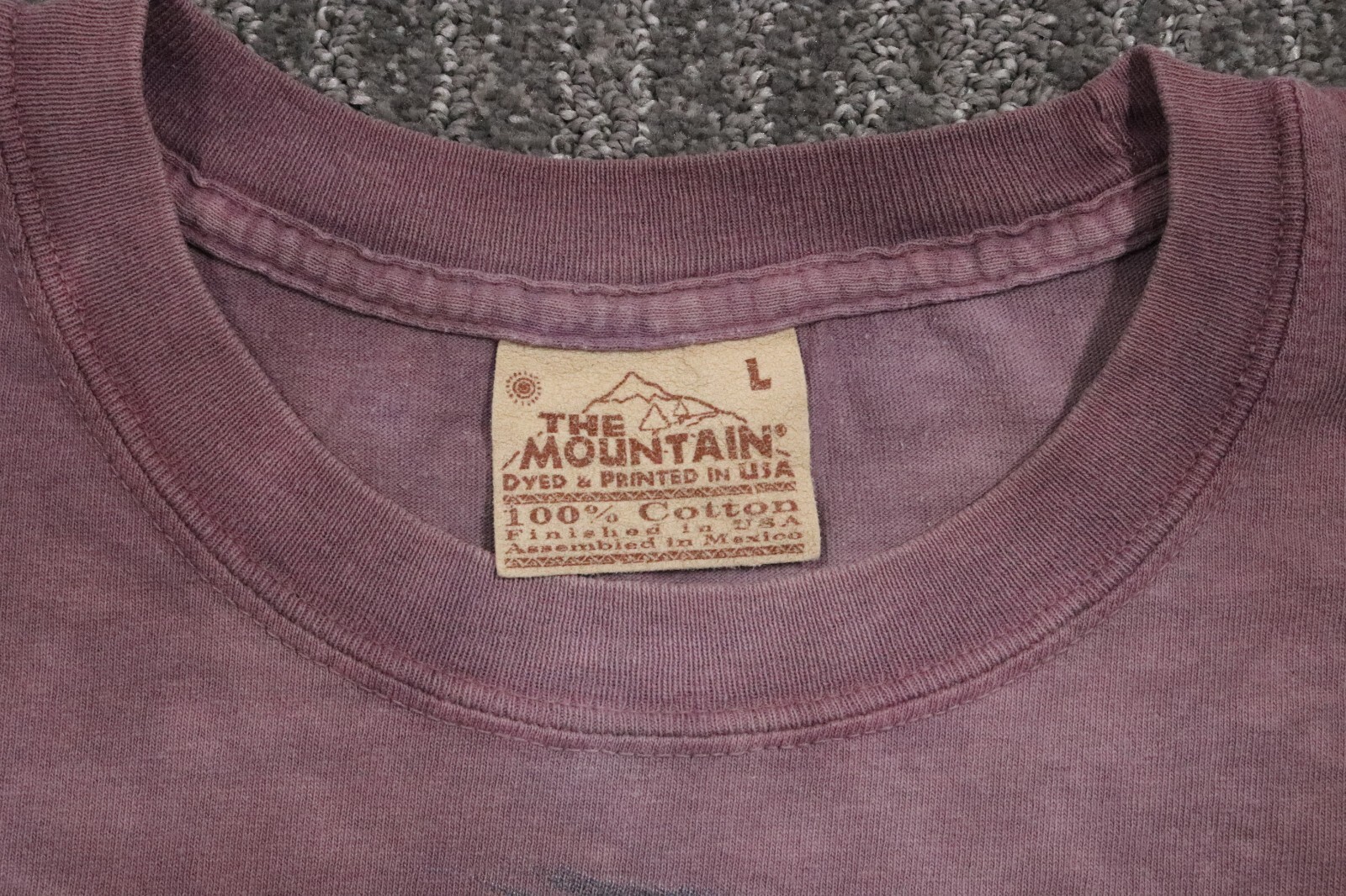 The Mountain VTG Y2K T-Shirt Horses Native American Men's Large Nature Art gallery