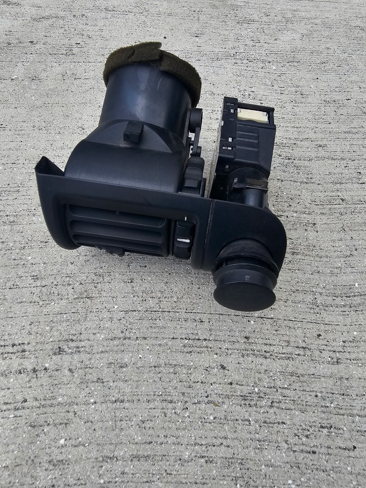 1996-2002 BMW Z3 Driver Side Ac Vent With Headlight Switch Controls Assembly