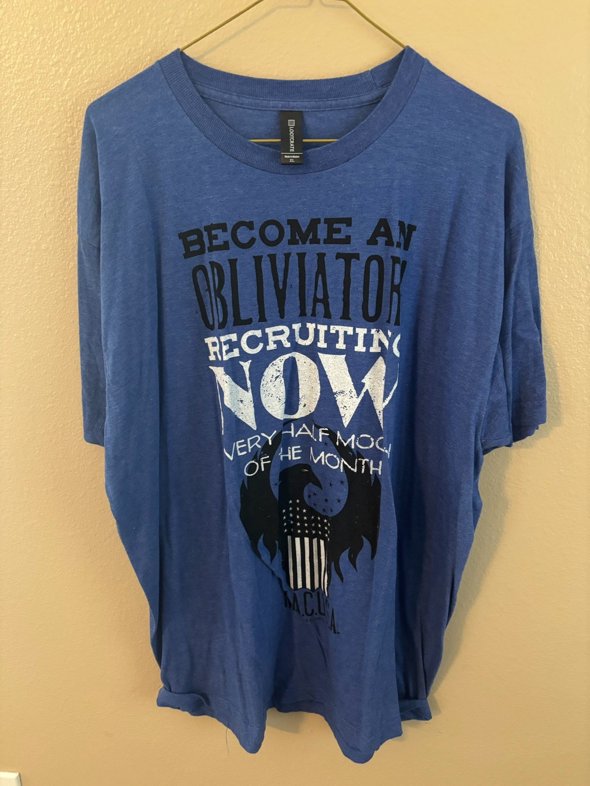 Men’s Loot Crate Blue Fantastic Beast “Become An Obliviator” Shirt SZ XL