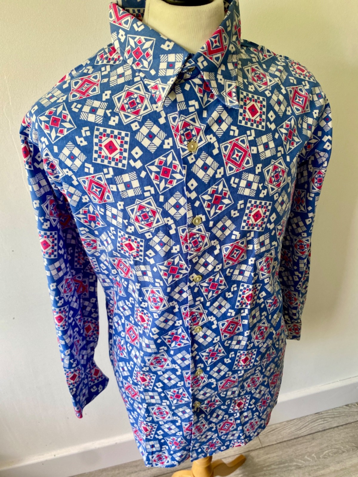 VTG mens 80's LOTUS BLUE RETRO PATTERN LOOSE FIT LONG SLEEVED SHIRT 42" gallery