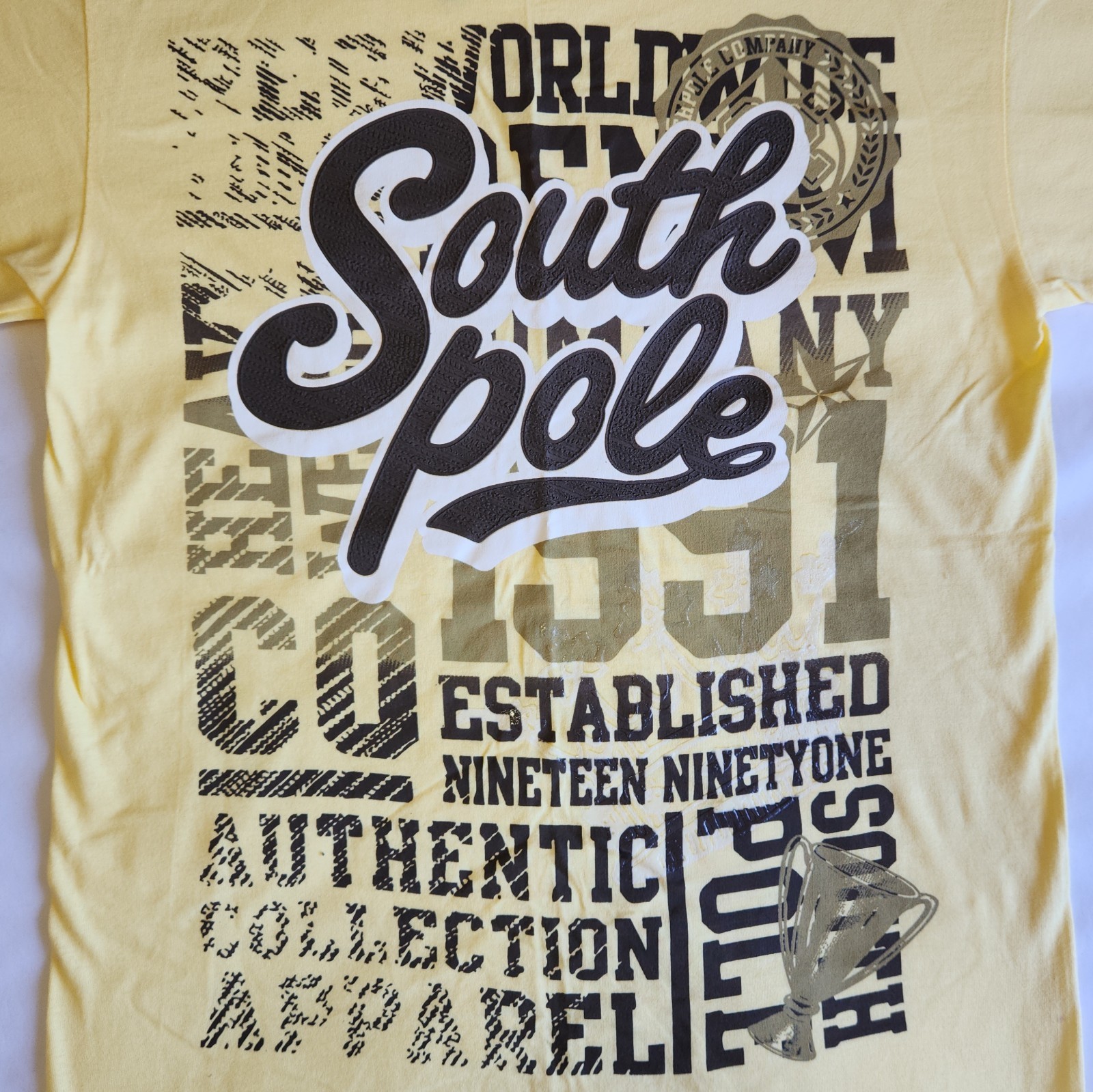 Southpole Yellow Authentic Collection Y2K Streetwear L Crew Neck Graphic T-Shirt gallery