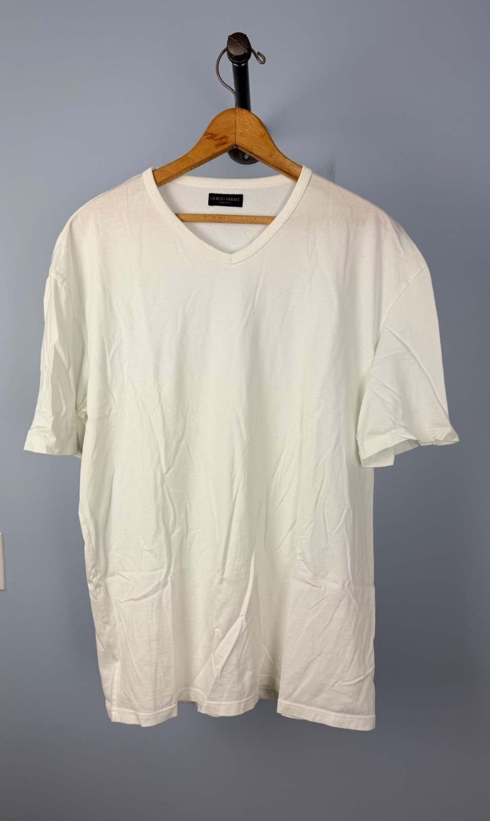 Giorgio Armani Mens Medium White V-Neck T-Shirt Made In Italy Cotton – SEE SIZE