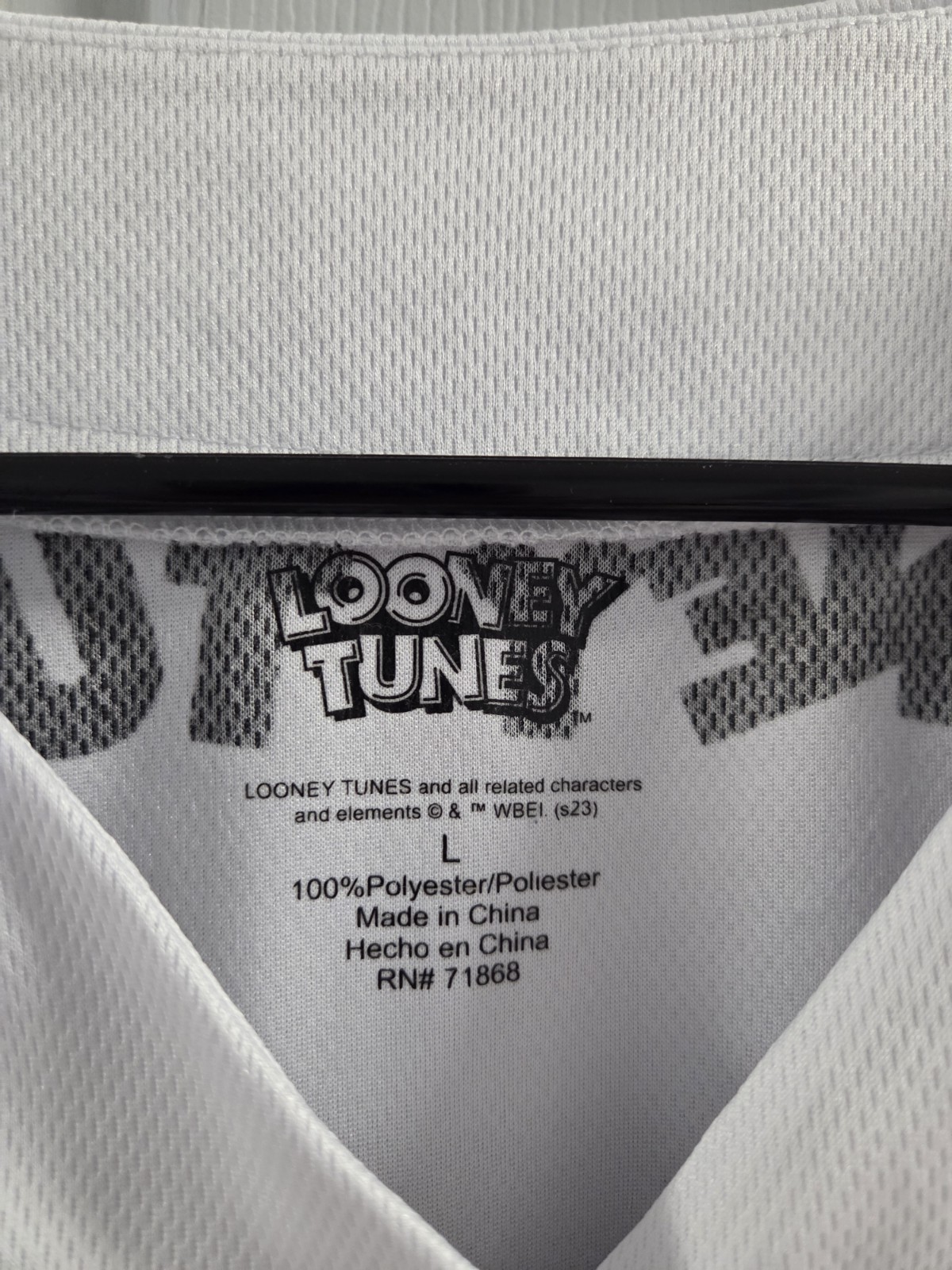 Looney Tunes Jersey, 100% Polyster, Size L gallery