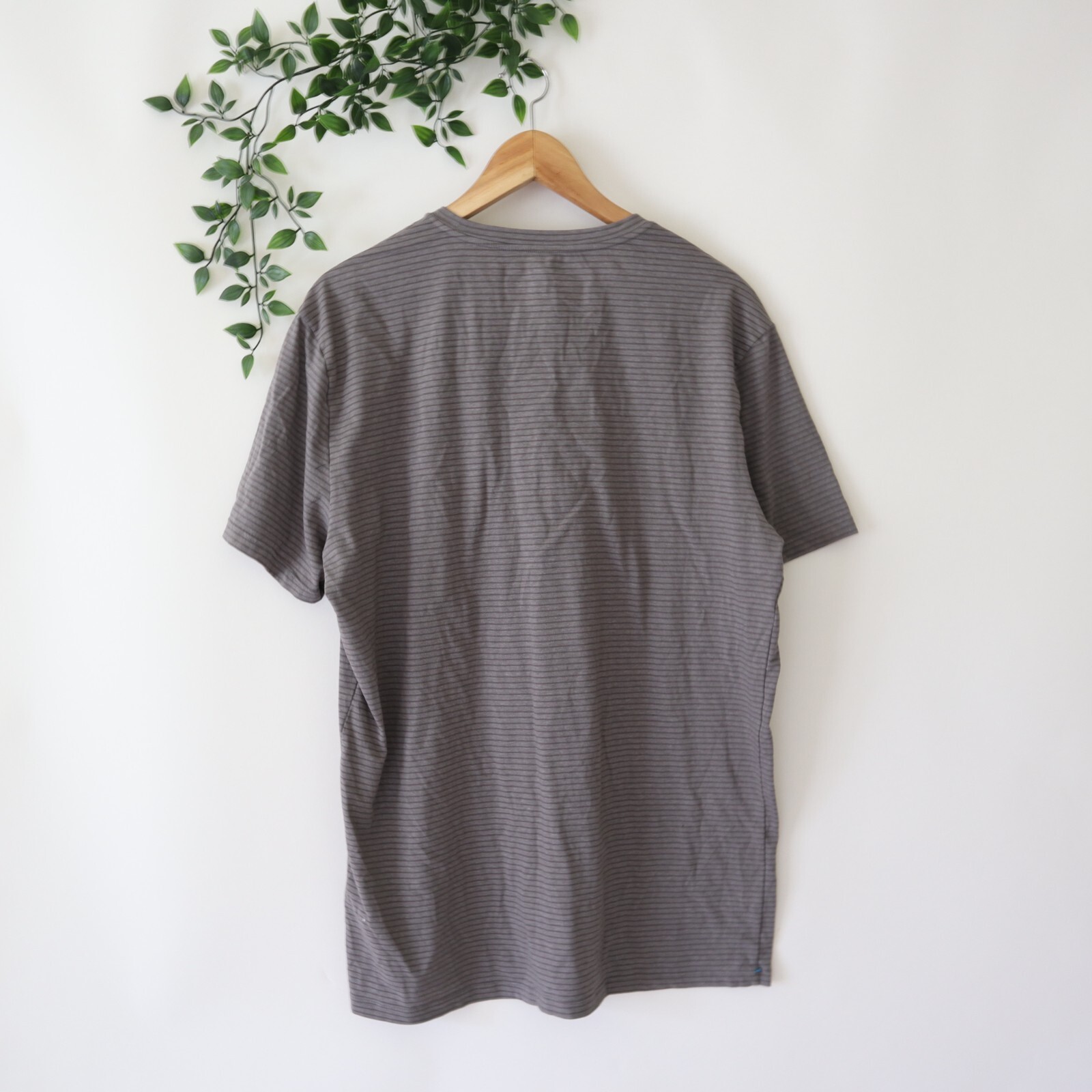Columbia Men's Short Sleeve Cotton Poly Blend Gray Striped Shirt XL Extra Large gallery