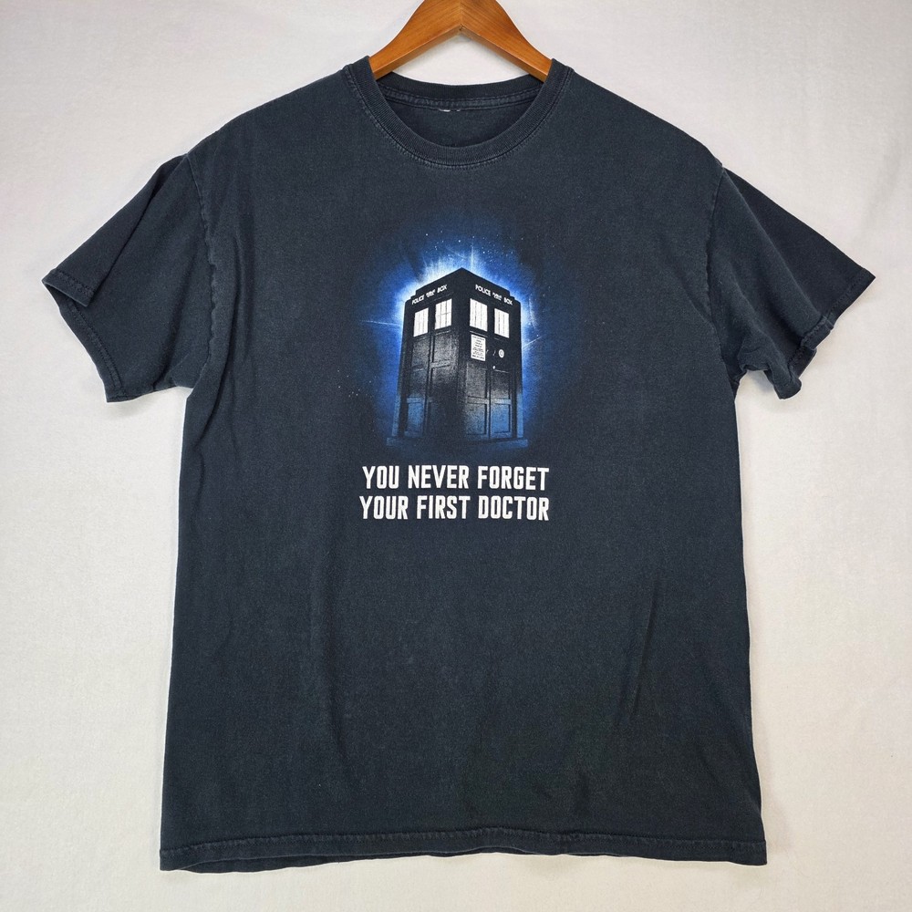 Doctor Who “You Never Forget Your First Doctor Black T-Shirt Men’s Size Small