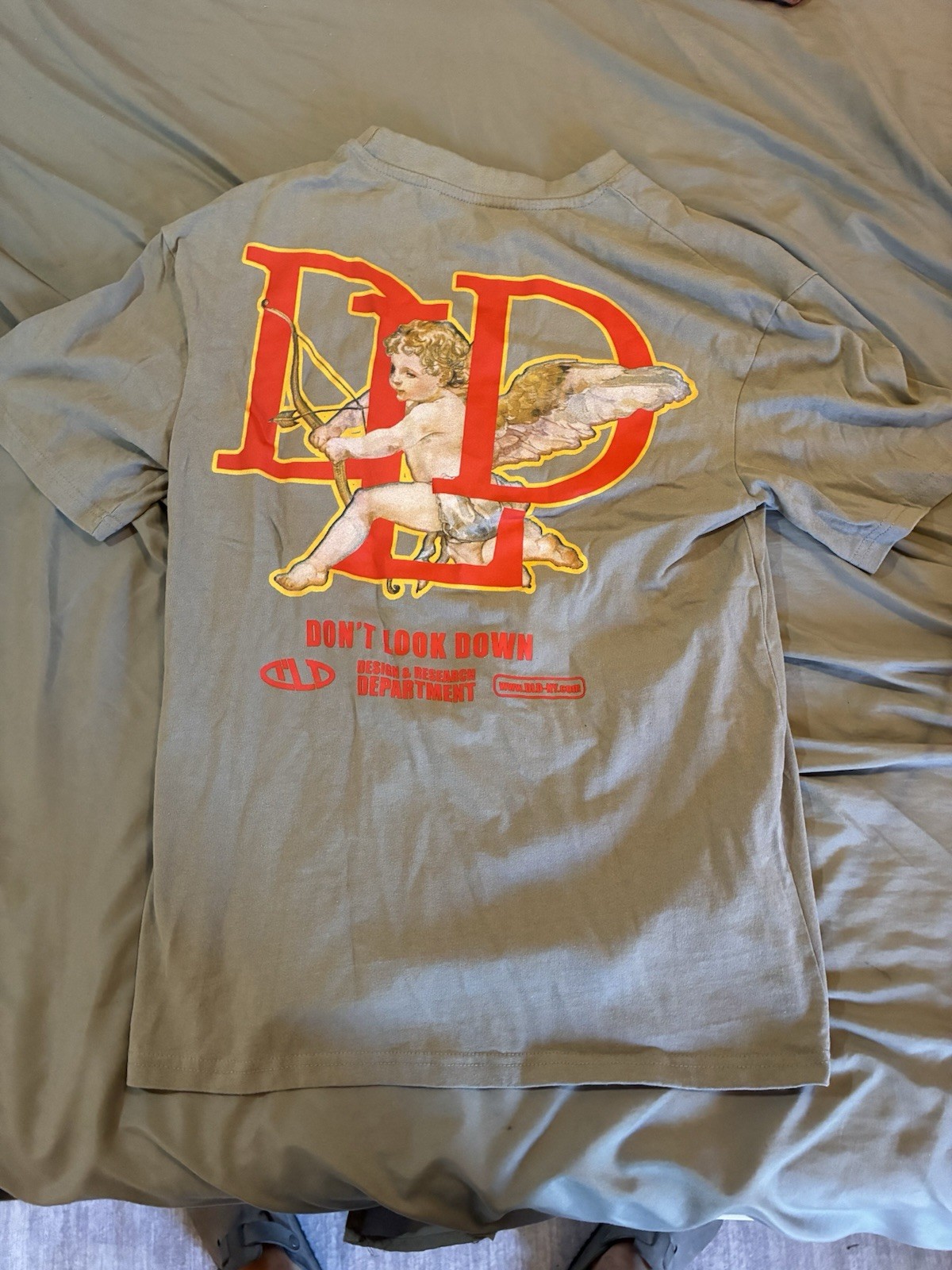 Don’t Look Down cupid tee S gallery