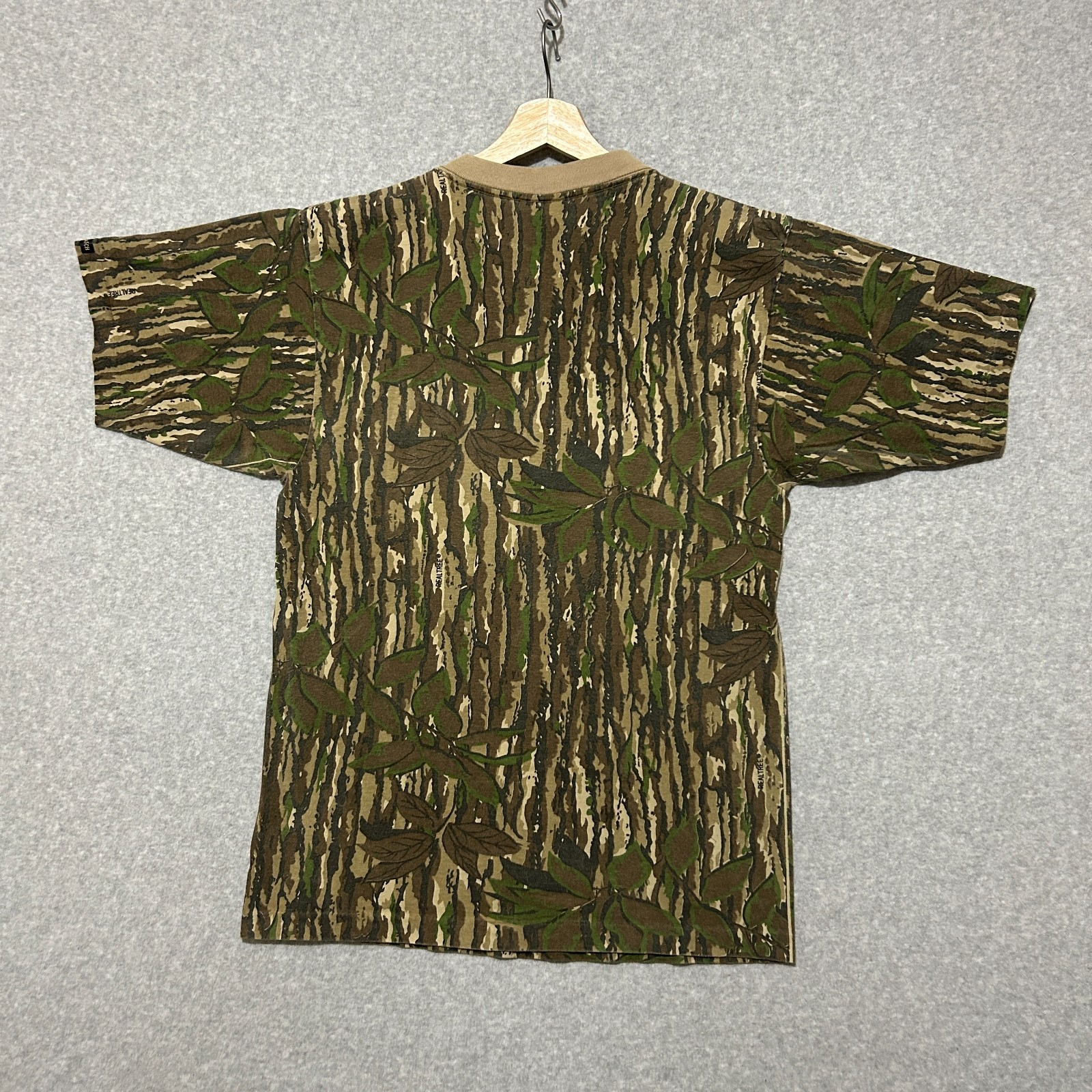 VTG 90s Sasquatch Realtree Camo Henley Shirt L (Fit M) Single Stitch USA Made gallery