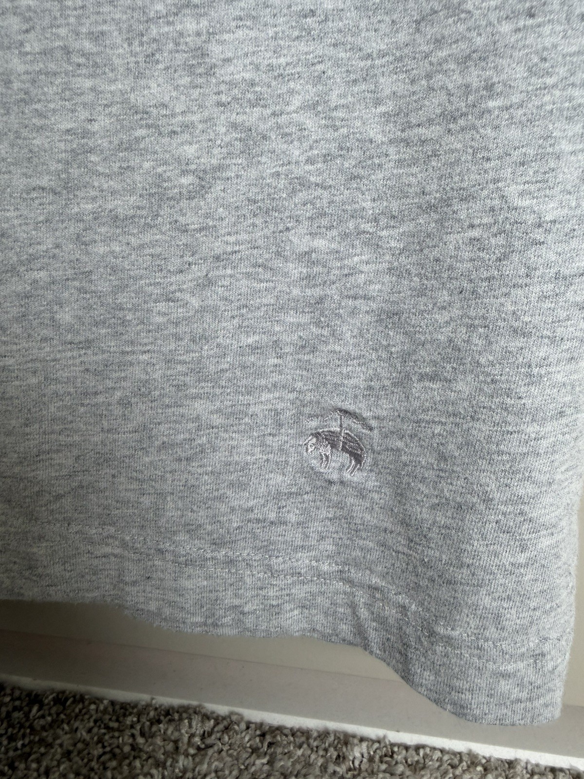Brooks Brothers T Shirt Men’s Size Medium Grey Short Sleeve Logo Casual slim fit gallery