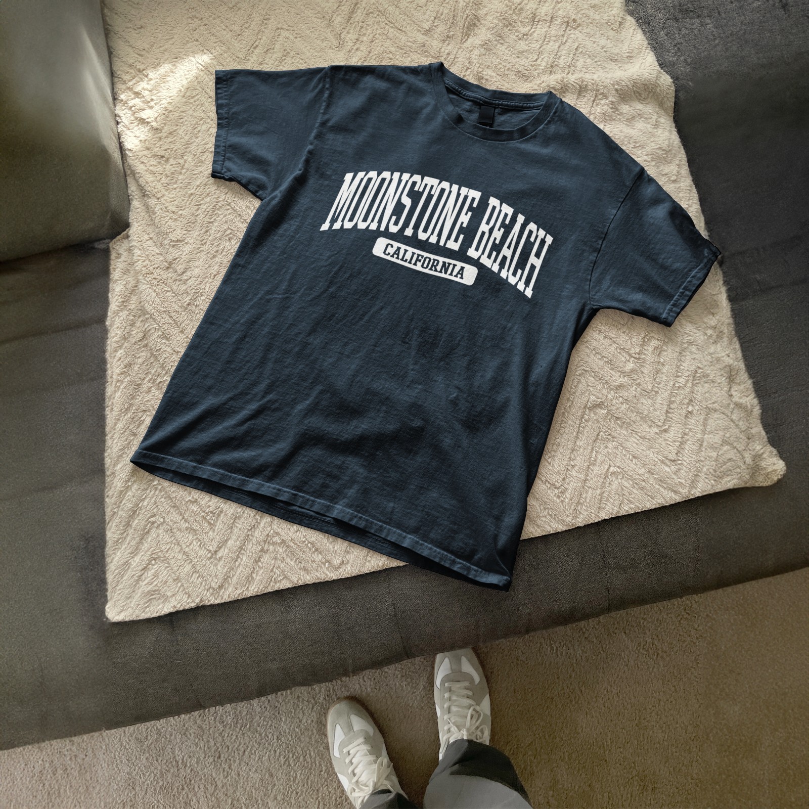 Moonstone Beach California Souvenir Beach, Retro, Vintage Navy Blue Tee gallery