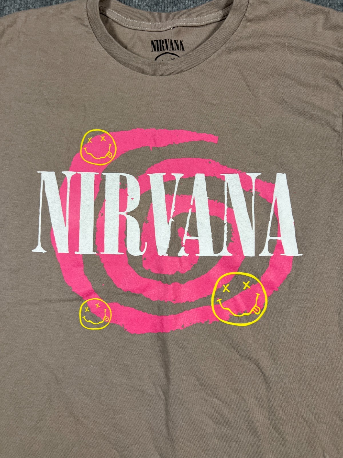 Nirvana Band T Shirt Mens Medium Beige Cotton Happy Face Graphic Everyday Wear gallery